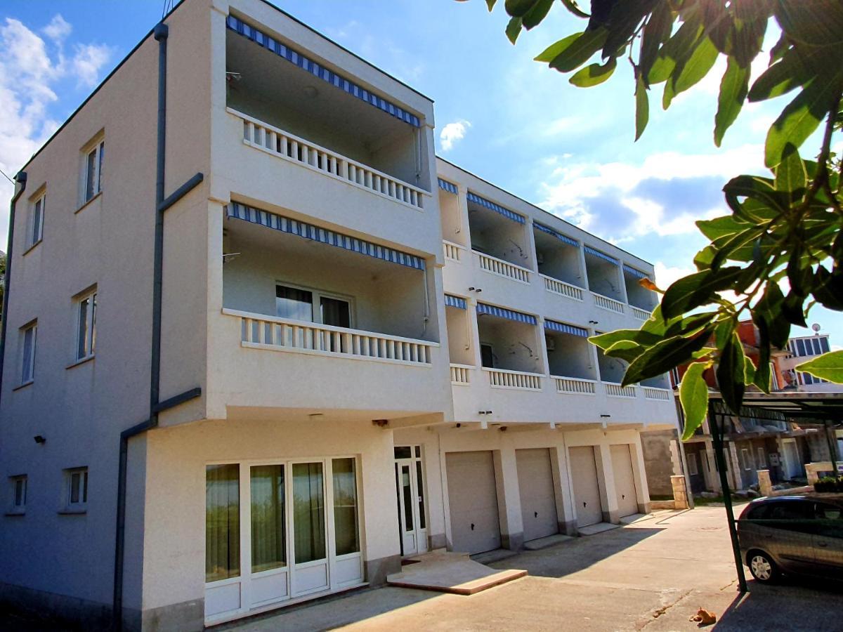 Villa Dvor Apartments Omiš Kültér fotó
