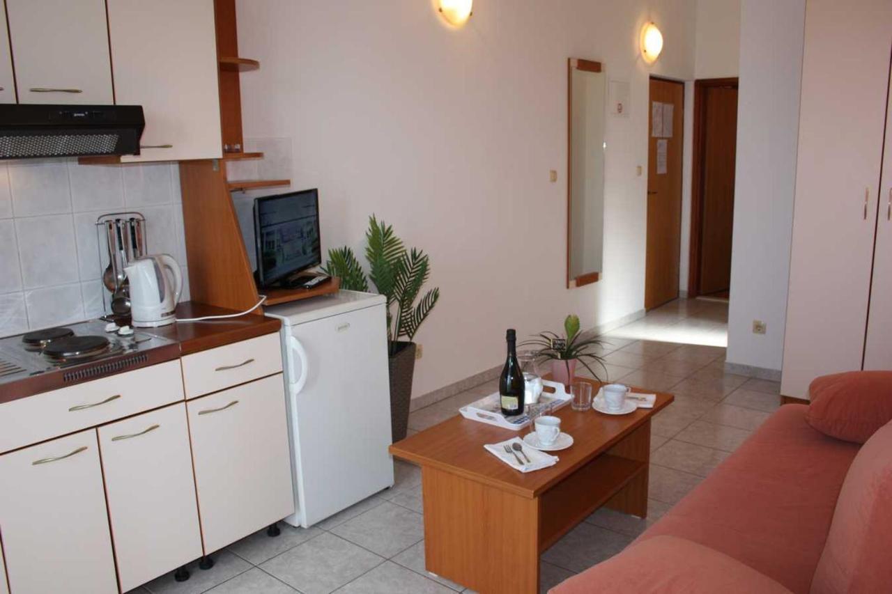 Villa Dvor Apartments Omiš Kültér fotó