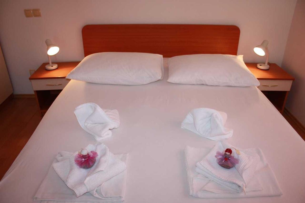 Villa Dvor Apartments Omiš Kültér fotó