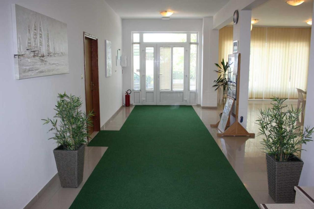 Villa Dvor Apartments Omiš Kültér fotó