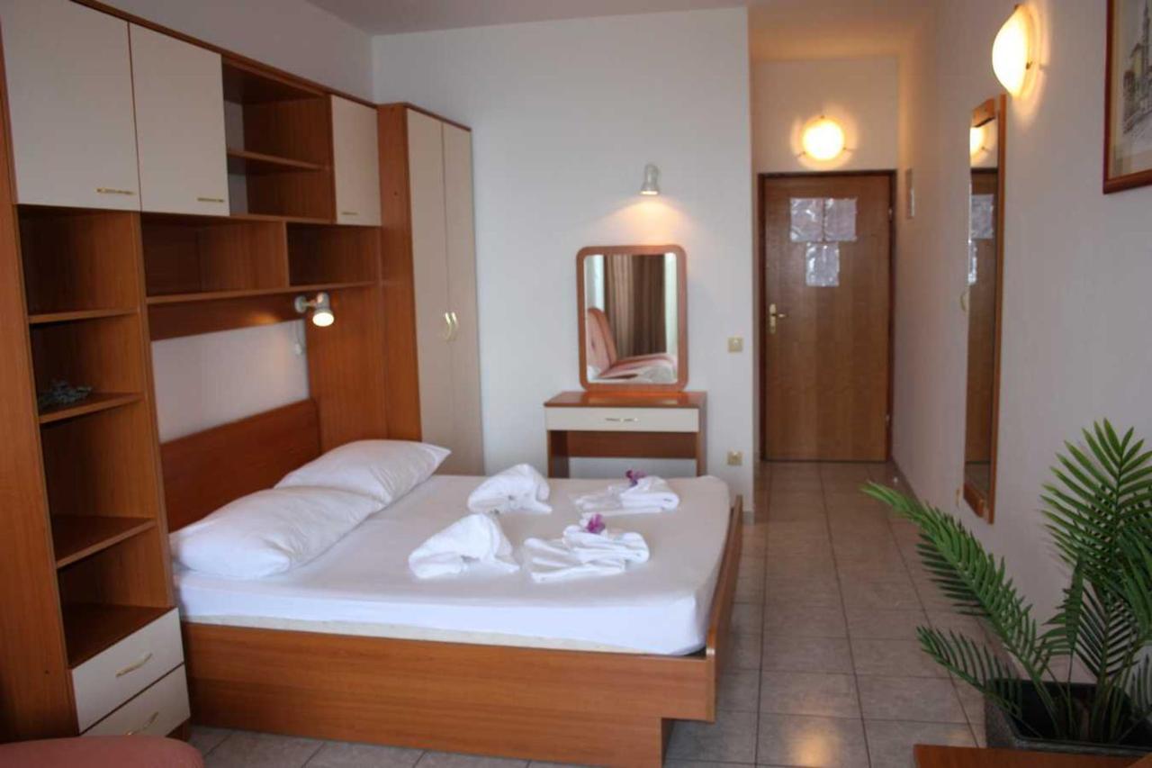 Villa Dvor Apartments Omiš Kültér fotó