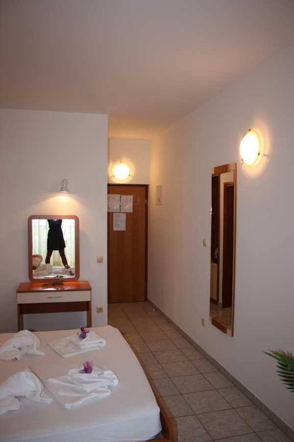 Villa Dvor Apartments Omiš Kültér fotó